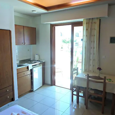 Otel Paradise 2*